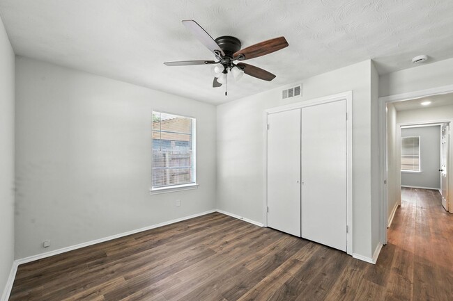 Building Photo - Immaculate 4-Bedroom Remodel in the Heart ...