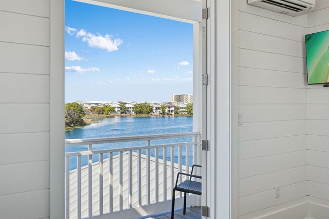 Building Photo - 419 Lakefront Dr