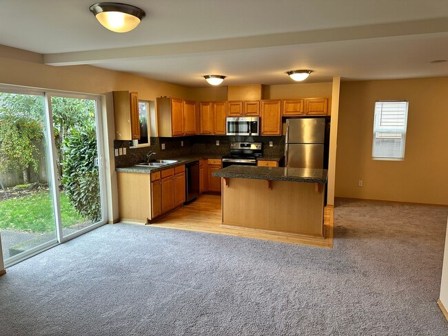 Building Photo - 2Bd/2.5Ba Maple Valley Townhouse