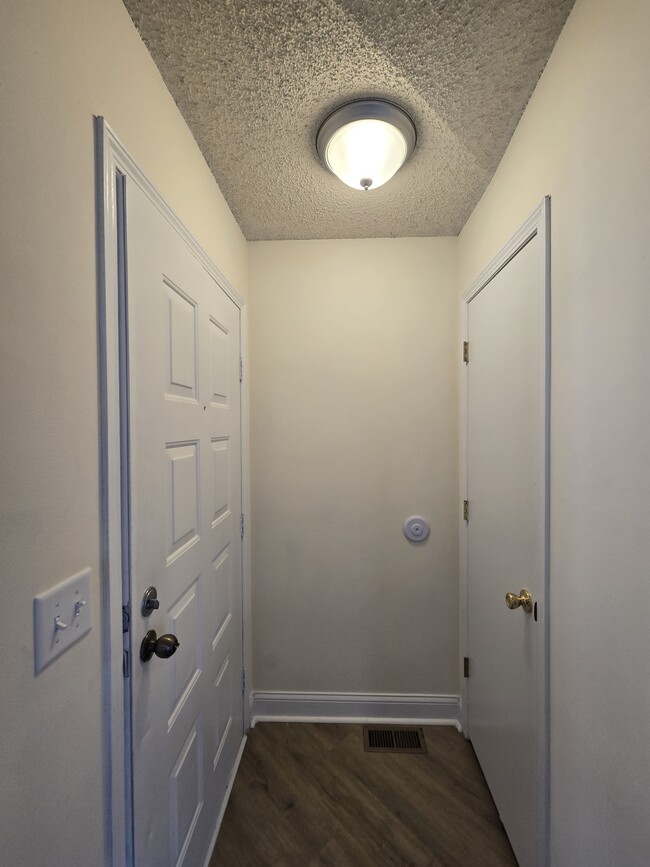 Building Photo - 5223 S Mosley St