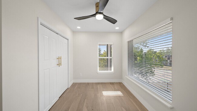 Building Photo - One of a Kind Luxury Home Close to Downtown Houston!