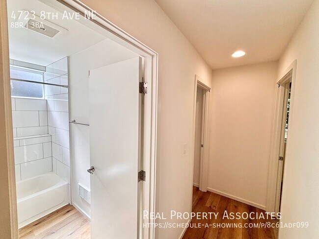 Building Photo - 4723 8th Ave NE
