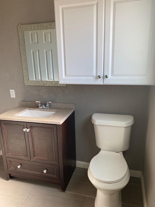 Building Photo - 3621 Spruce Ave