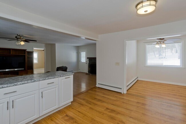 Building Photo - 159 N Monson Rd