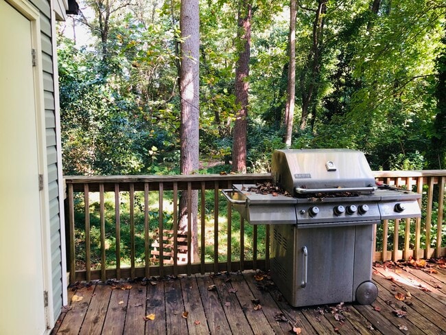 Building Photo - 516 Brent Rd