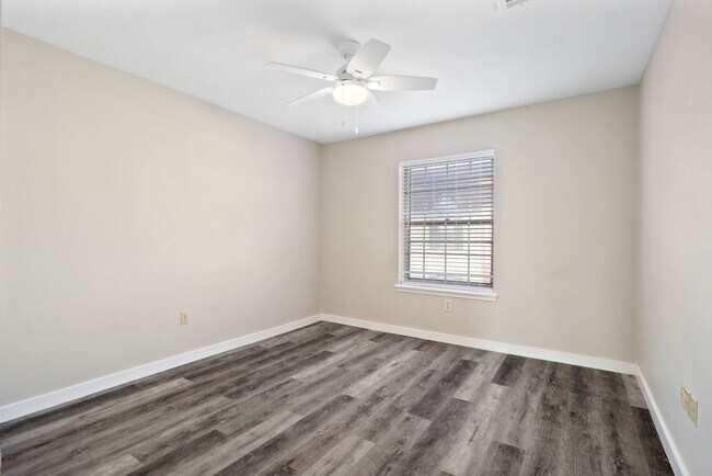 Building Photo - 17114 Beaver Springs Dr