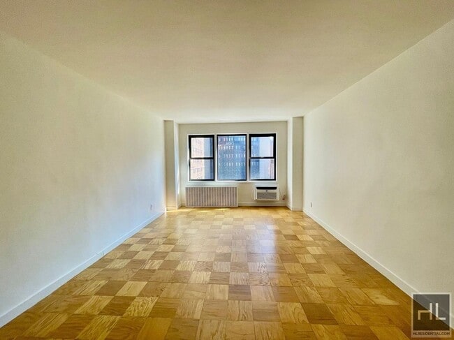 Primary Photo - EAST 36 STREET