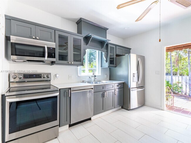 Building Photo - 630 SW 25th Rd