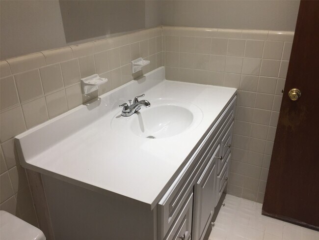 Building Photo - 1500 Woodhead St