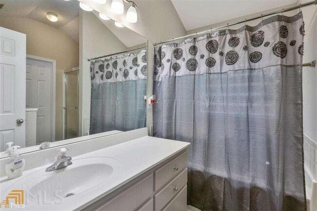 Building Photo - 50 Greens Ct