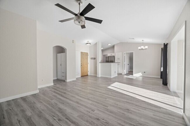 Building Photo - 1057 S Jamaica Way