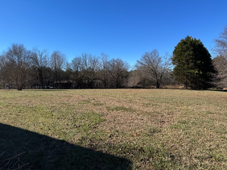 Building Photo - 230 Star Ridge Dr