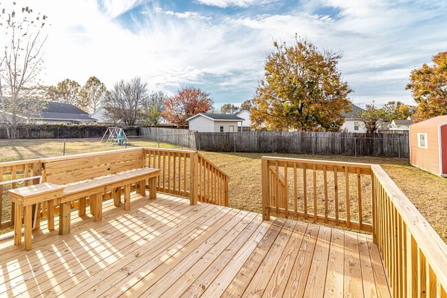 Building Photo - MUST SEE 3 BR | 2 BA w/ Finished Bonus Room *Pikeville school district*