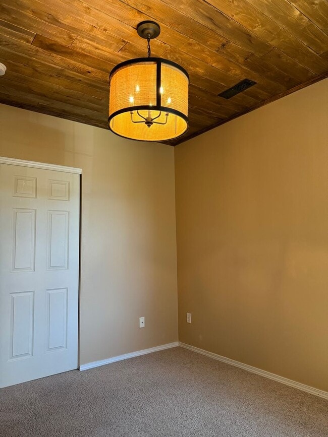 Building Photo - MOVE-IN TODAY, SW Old Mill Area 3 Bdrm, 2 ...