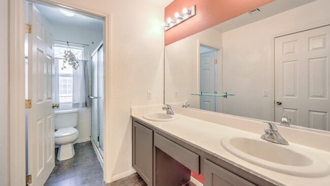 Building Photo - 1425 Bow Creek Ct