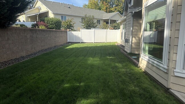 Building Photo - druc01