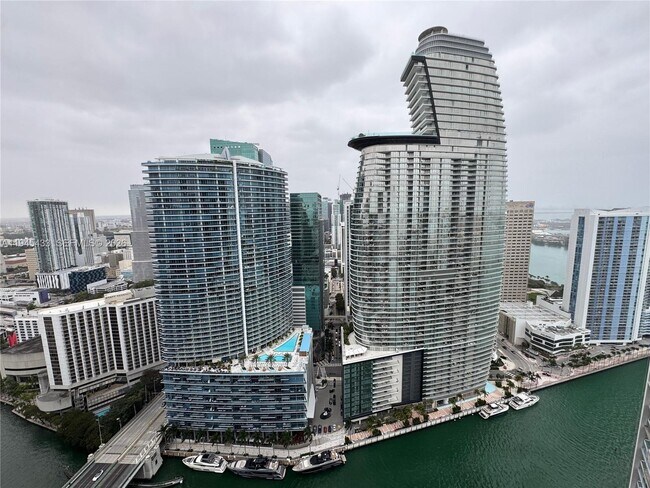 Building Photo - 475 Brickell Ave