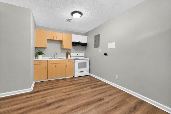 Building Photo - 940 Ferndale Pl