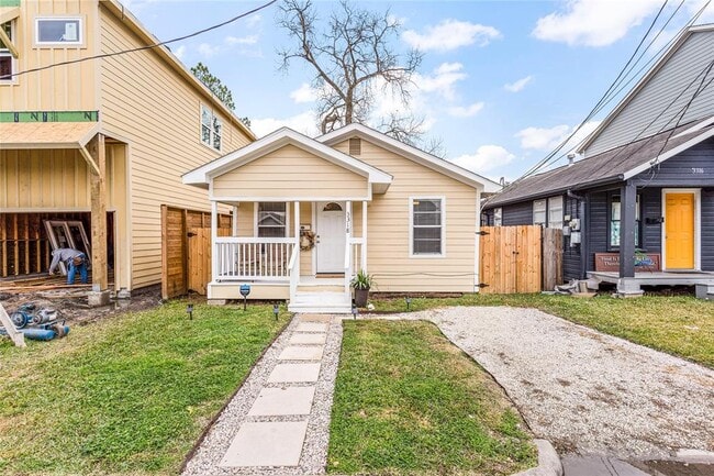Building Photo - 3318 Europa St