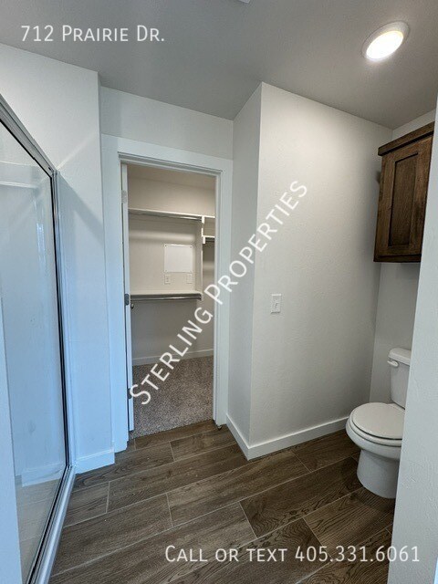 Building Photo - 712 Prairie Dr