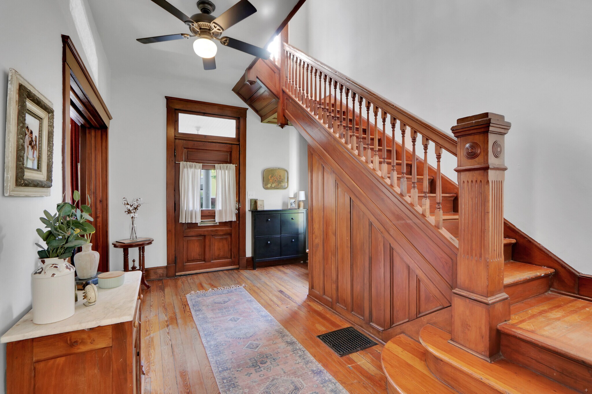 Building Photo - 1027 Eleanor St