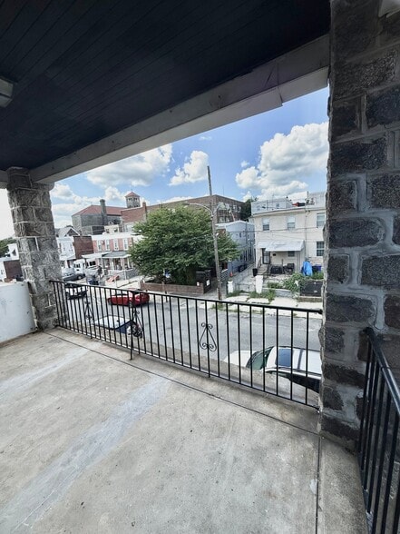 Building Photo - 425 N Simpson St
