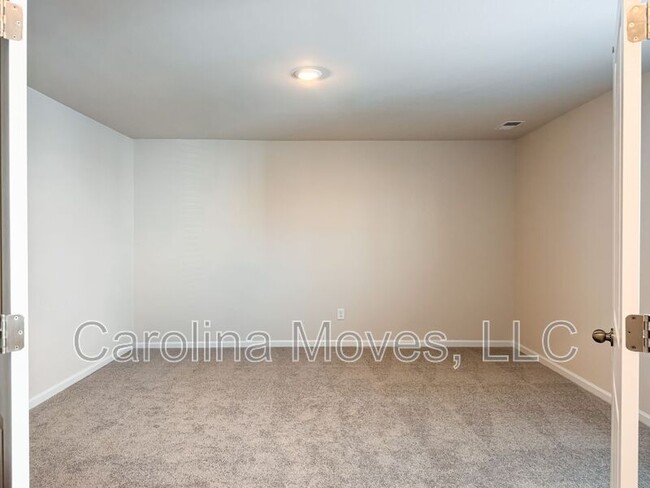 Building Photo - 109 Clairvale Ct