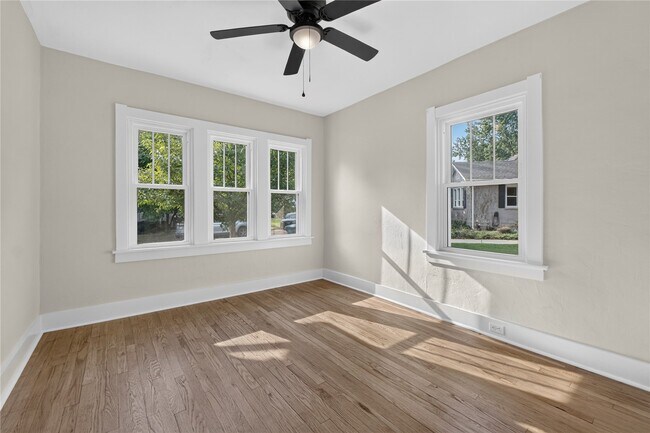 Building Photo - 423 Heman Dr
