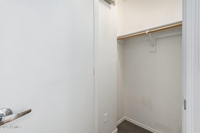 Building Photo - 4104 E La Salle St