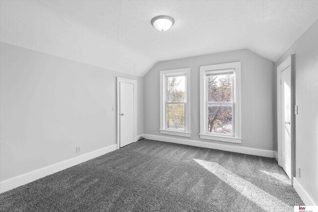 Building Photo - 2417 S 13th St