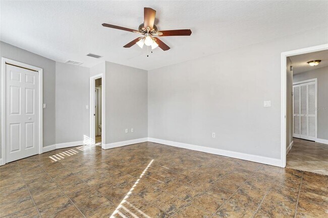 Building Photo - 8005 Pepperidge Ln