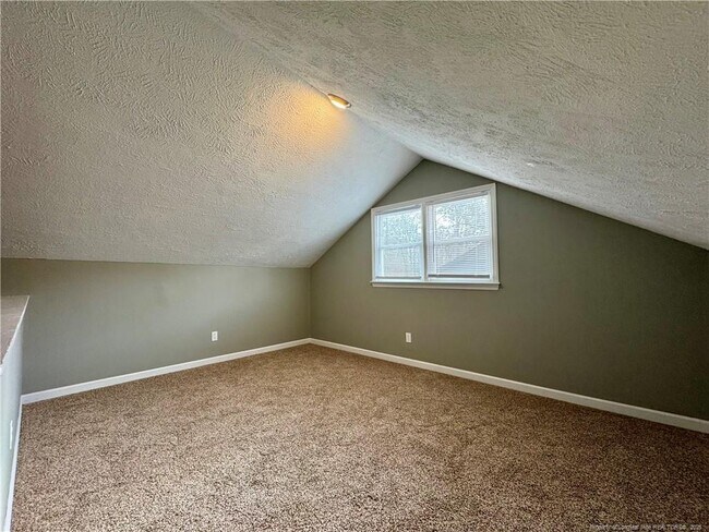 Building Photo - 7031 Calamar Dr