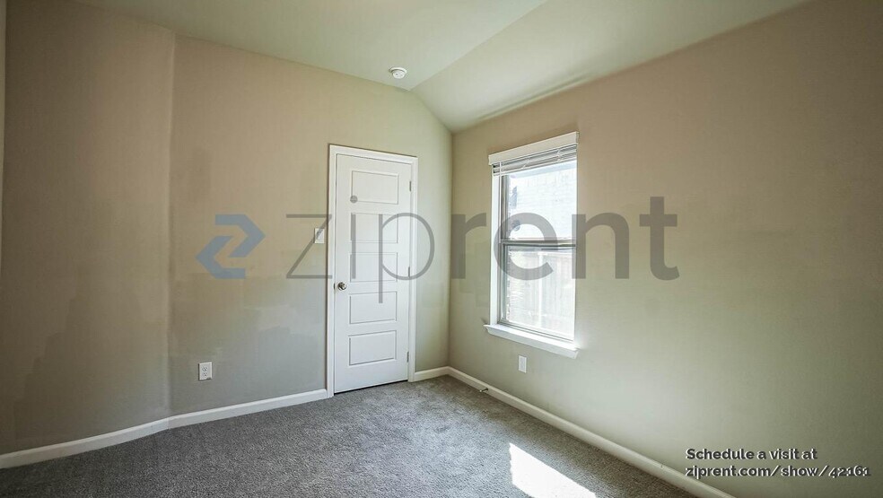 Building Photo - 2412 Bathwick Ln