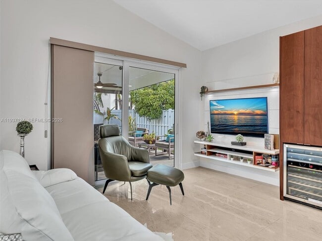 Building Photo - 357 NW 154 Ave