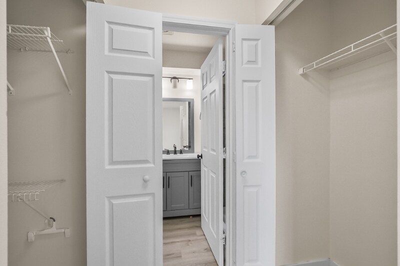 Building Photo - 12040 Bridgeport Way SW