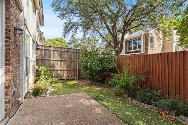 Building Photo - 4452 Jardin St