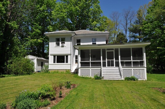 Building Photo - 3093 VT-30