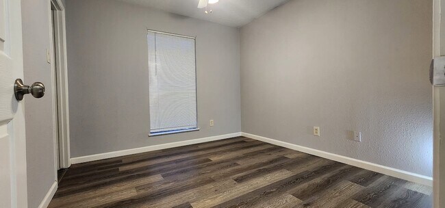 Building Photo - 23431 Dew Wood Ln