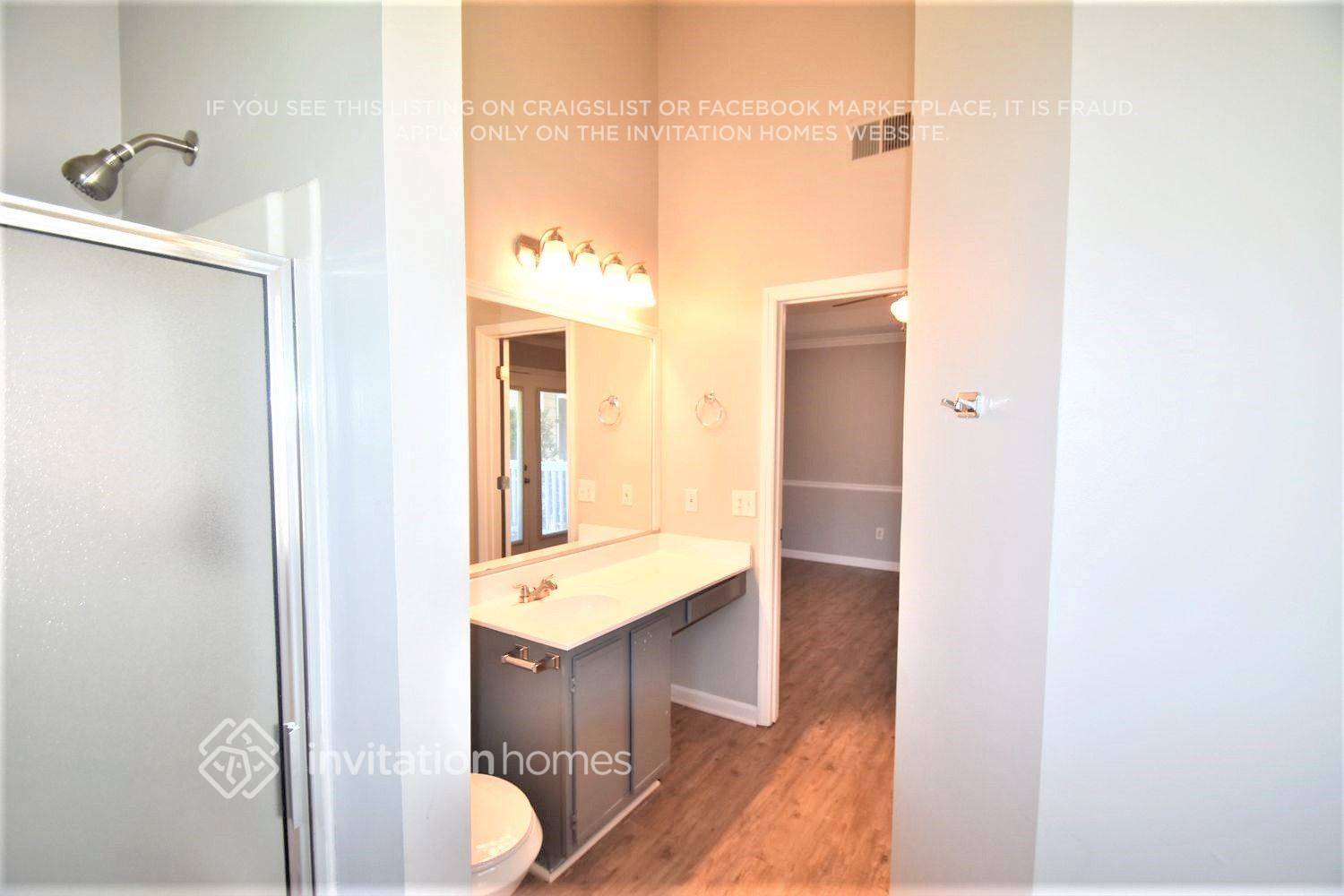 Building Photo - 2342 Glencairn Ln SW