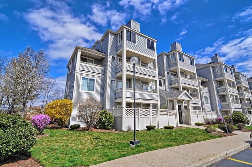 Building Photo - 200 Falls Blvd