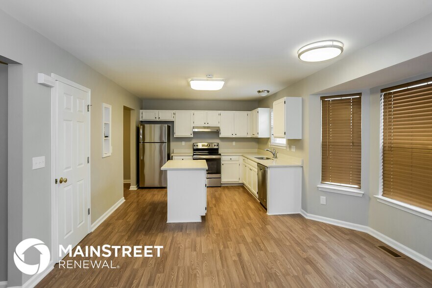 Building Photo - 3030 Edmonton Pl