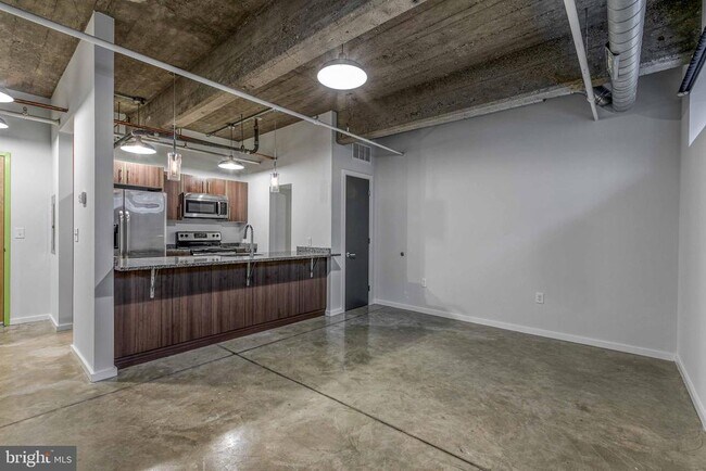 Building Photo - 4800 Brown St