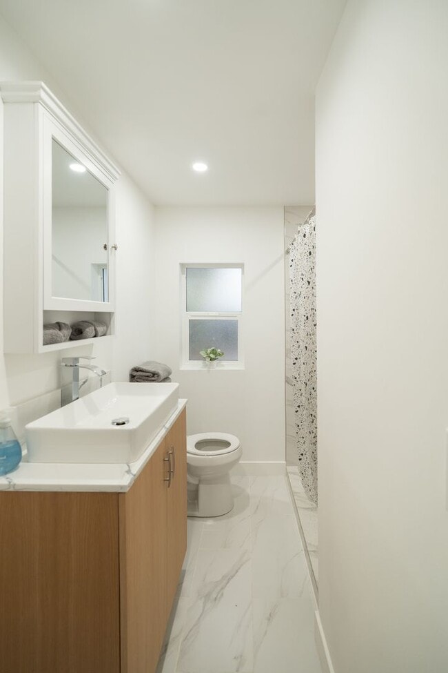 Building Photo - OPEN HOUSE TUESDAY 13,2025@ 6:30pm!       ...