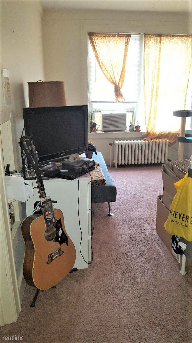 Building Photo - Studio, 1 bath  - 108 Washtenaw Rd Apt 34