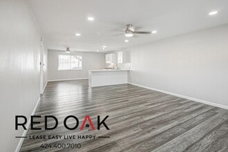 Building Photo - 615 Erie St