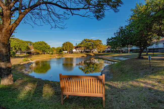 Building Photo - 7790 Lago Del Mar Dr