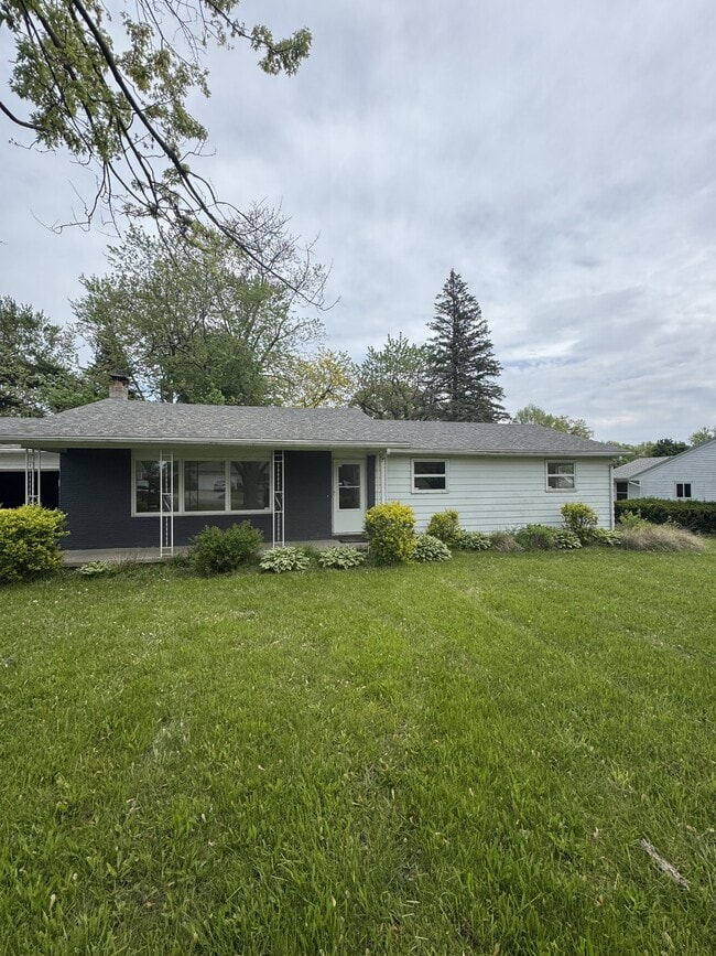 Building Photo - 4054 Buesching Dr