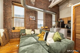 Building Photo - 325 Lafayette St