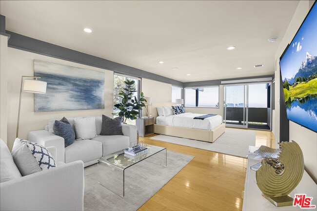 Building Photo - 9892 Beverly Grove Dr