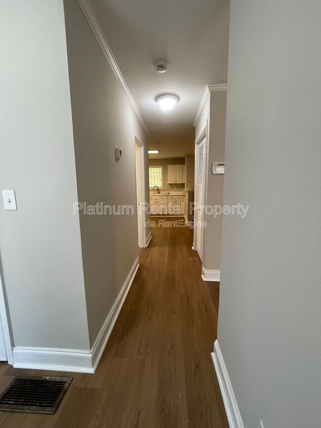 Building Photo - 1135 Coleman St SW